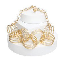 Cargar imagen en el visor de la galería, Collar Gold Chunky Coiled Wire Rings Necklace
