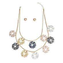 Cargar imagen en el visor de la galería, Statement Mixed Metal Wavy Disc Tube Necklace
