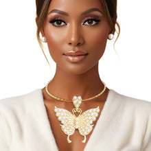 Cargar imagen en el visor de la galería, Choker Gold Pearl Butterfly Pendant Necklace
