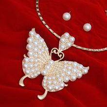Cargar imagen en el visor de la galería, Choker Gold Pearl Butterfly Pendant Necklace
