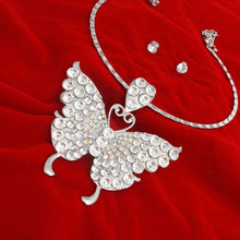 Cargar imagen en el visor de la galería, Choker Silver Crystal Butterfly Pendant Necklace
