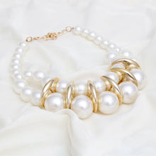 Load image into Gallery viewer, Collar Cream Pearl Vintage Graduated Stack Choker
