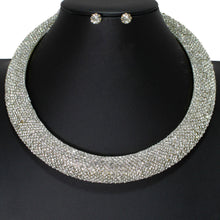 Cargar imagen en el visor de la galería, Collar Pave Clear Stone Torque Necklace for Women
