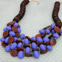 Cargar imagen en el visor de la galería, Beaded Royal Blue Coconut Wood Disc Necklace Women
