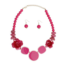 Cargar imagen en el visor de la galería, Beaded Artistic Fuchsia Flower Statement Necklace
