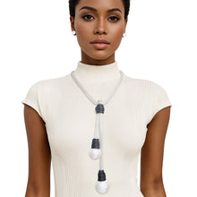 Cargar imagen en el visor de la galería, Pendant Polished White Pearl Leather and Chain Set
