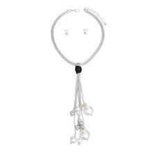 Cargar imagen en el visor de la galería, Tassel Long White Pearl Rhinestone Silver Necklace
