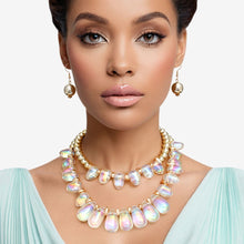 Cargar imagen en el visor de la galería, Beaded Clear Iridescent Teardrop Bead Necklace
