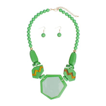 Cargar imagen en el visor de la galería, Beaded Pendant Green 70&#39;s Vibe Necklace for Women
