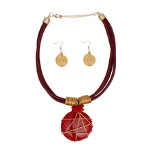 Cargar imagen en el visor de la galería, Pendant Red Leather Wire Wrapped Resin Necklace
