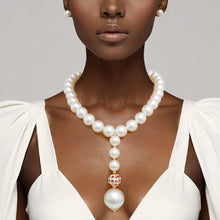 Cargar imagen en el visor de la galería, Pearl Couture Cream Single Strand Pendant Necklace
