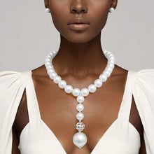 Cargar imagen en el visor de la galería, Pearl Couture White Single Strand Pendant Necklace
