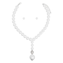 Cargar imagen en el visor de la galería, Pearl Couture White Single Strand Pendant Necklace
