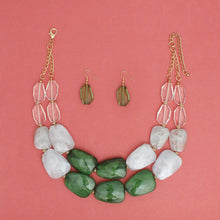 Cargar imagen en el visor de la galería, Collar Vibrant Marbled Green Bead Layered Necklace
