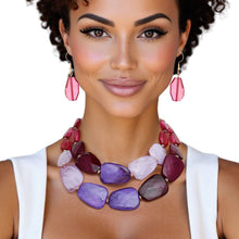 Cargar imagen en el visor de la galería, Collar Vibrant Marbled Purple Bead Layer Necklace
