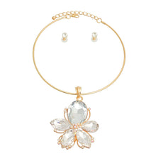 Load image into Gallery viewer, Gold Clear Crystal Flower Necklace
