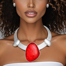 Cargar imagen en el visor de la galería, Collar Silver Omega Red Resin Tribal Necklace
