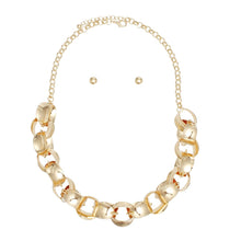 Cargar imagen en el visor de la galería, Chain Polished Gold Oval Link Long Necklace
