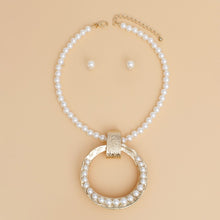 Load image into Gallery viewer, Pendant Sculpted Gold Ring Cream Pearl Necklace
