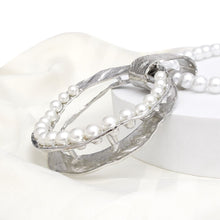 Cargar imagen en el visor de la galería, Pendant Sculpted Silver Ring White Pearl Necklace

