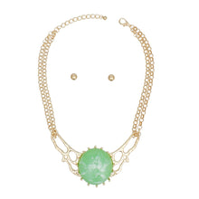 Cargar imagen en el visor de la galería, Collar Green Resin Dome Gold Chain Necklace Women
