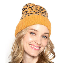 Cargar imagen en el visor de la galería, Mustard Leopard Cuff Beanie
