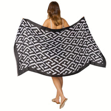 Cargar imagen en el visor de la galería, Scarf Wrap Geo Print Black and White for Women
