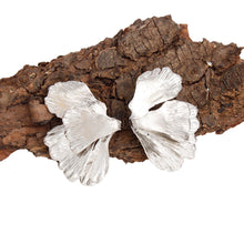 Cargar imagen en el visor de la galería, Studs Irregular Silver Folded Petal Flower Earrings
