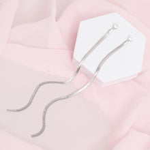 Load image into Gallery viewer, Shoulder Duster Silver Herringbone Chain Earrings

