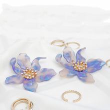 Load image into Gallery viewer, Drop Marbled Blue Botanical Chic Floral Earrings
