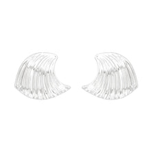 Cargar imagen en el visor de la galería, Studs Silver Ocean Wave Earrings for Women
