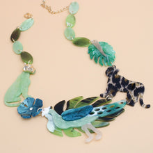Load image into Gallery viewer, Collar Tropical Green Island Glamour Link Necklace
