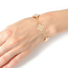 Cargar imagen en el visor de la galería, Chain Bracelet Cream Pearl Quatrefoil Clovers
