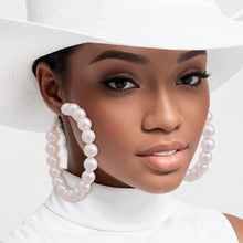 Load image into Gallery viewer, Cream Pearl Wire Hoop Earrings
