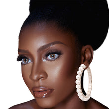 Cargar imagen en el visor de la galería, White Wire Wrapped Hoops
