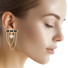 Load image into Gallery viewer, Studs Gold Woven Drape Chain Clover Earrings

