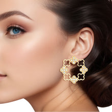 Cargar imagen en el visor de la galería, Stud Gold Clover Wreath Stone Earrings for Women

