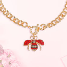 Cargar imagen en el visor de la galería, Red Red Bee Toggle Necklace
