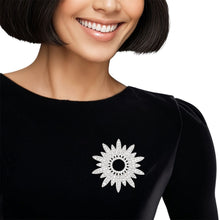 Cargar imagen en el visor de la galería, Brooch Celestial Star Silver Pin for Women
