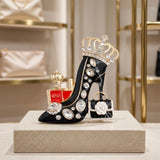 Black and Gold High Heel Queen Brooch Pin