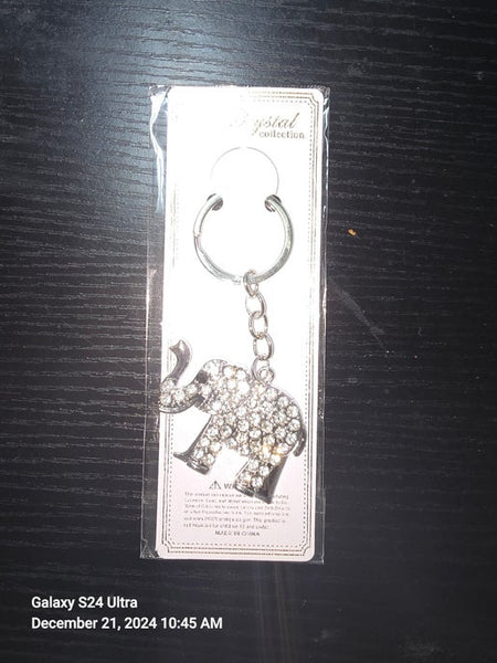 1539 - silver elephant keychain