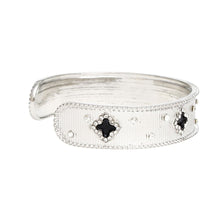 Cargar imagen en el visor de la galería, Cuff Silver Black Quatrefoil Rhinestone Bangle
