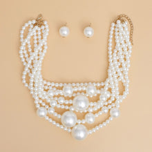 Cargar imagen en el visor de la galería, Pearl Cream Old Hollywood Layered Chunky Necklace
