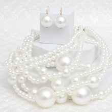 Cargar imagen en el visor de la galería, Pearl Cream Old Hollywood Layered Chunky Necklace
