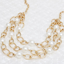 Cargar imagen en el visor de la galería, Chain Gold Parisian Chic Cream Pearl Necklace
