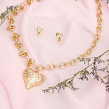 Cargar imagen en el visor de la galería, Pendant Gold Heart Knotted Chain Necklace Women
