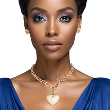 Cargar imagen en el visor de la galería, Pendant Gold Girly Patterned Puffy Heart Necklace
