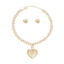Cargar imagen en el visor de la galería, Pendant Gold Girly Patterned Puffy Heart Necklace
