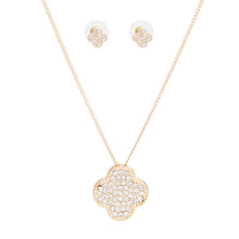 Load image into Gallery viewer, Pendant Pave Quatrefoil Clover Gold Chain Necklace
