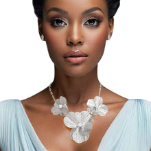 Cargar imagen en el visor de la galería, Collar Silver Metal Petal 3D Flower Necklace Women
